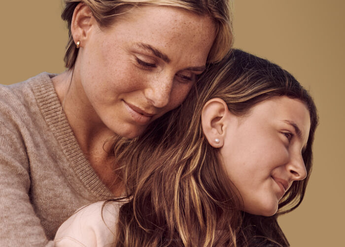 Modne kolczyki Blomdahl na zimowy sezon — wybieramy te z tytanu medycznego