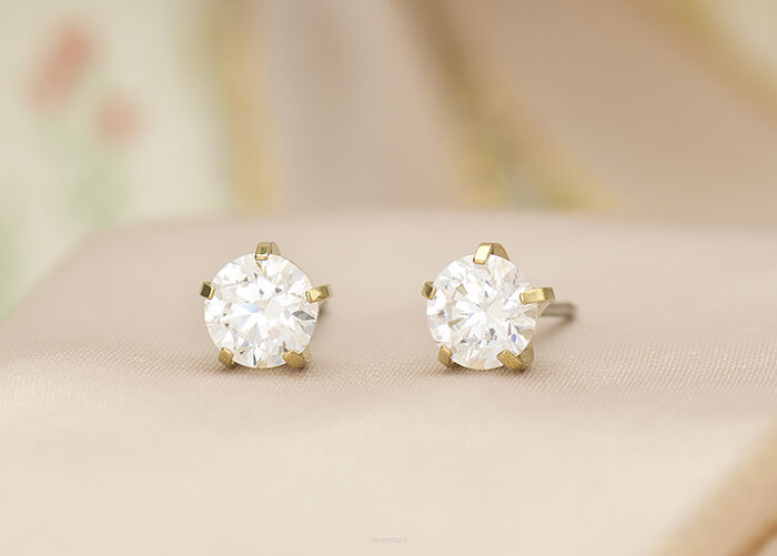 Peercing na Nowy Rok? Kolczyk w uchu, a może w nosie - zrealizuj bezpiecznie swoje marzenie